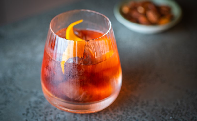 Negroni and nuts